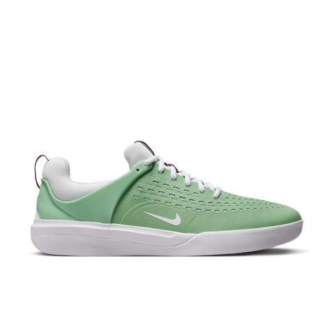 Nike SB Zoom Nyjah 3 Enamel Green/White 01