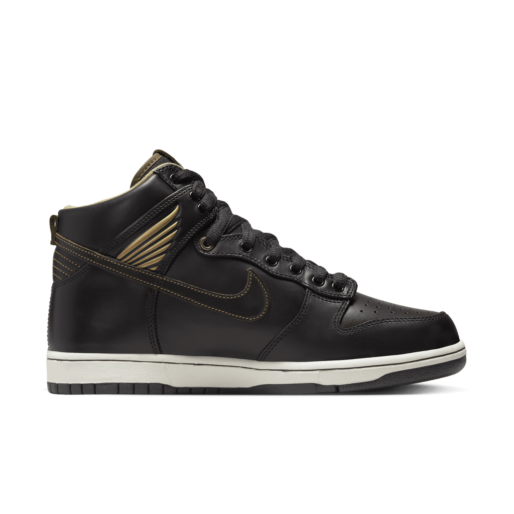 Metallic gold and sales black nike dunks